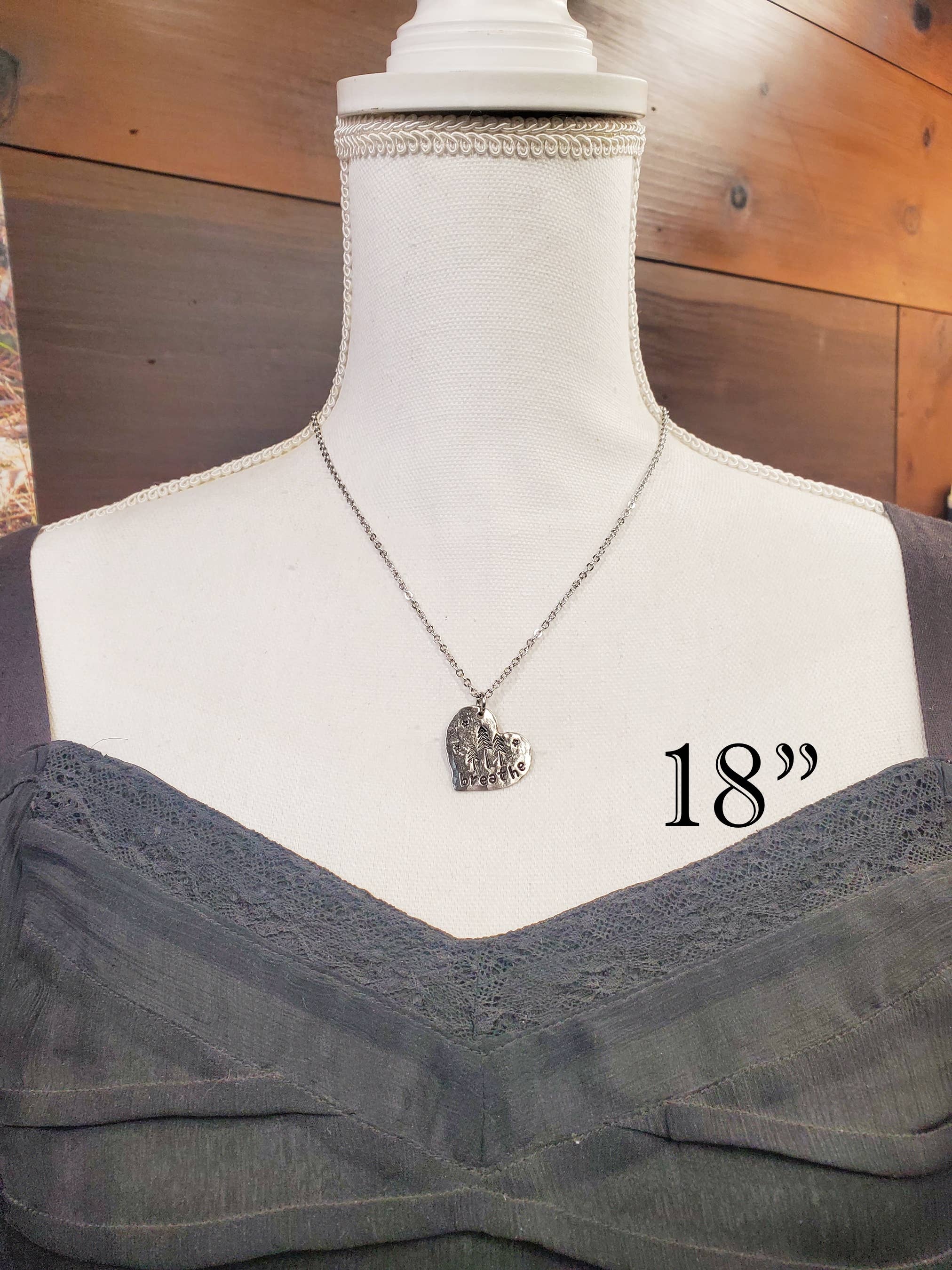 Kathryn's Collection - Vente Colliers à pendentif - Collier Cœur en Pin "respire", Fait Main10