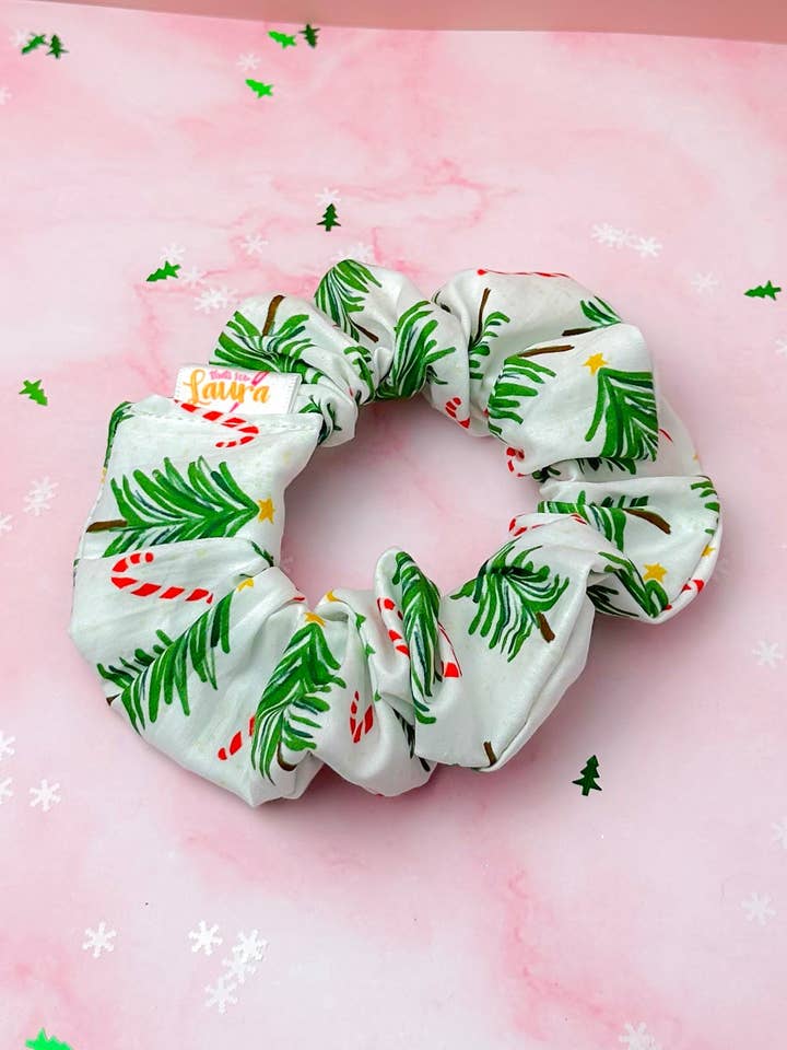 Klassisk jul - Juletræ og slikstok-tema bomuldsjuleklassisk scrunchie for engroshandel hos ThatsSewLauraUk