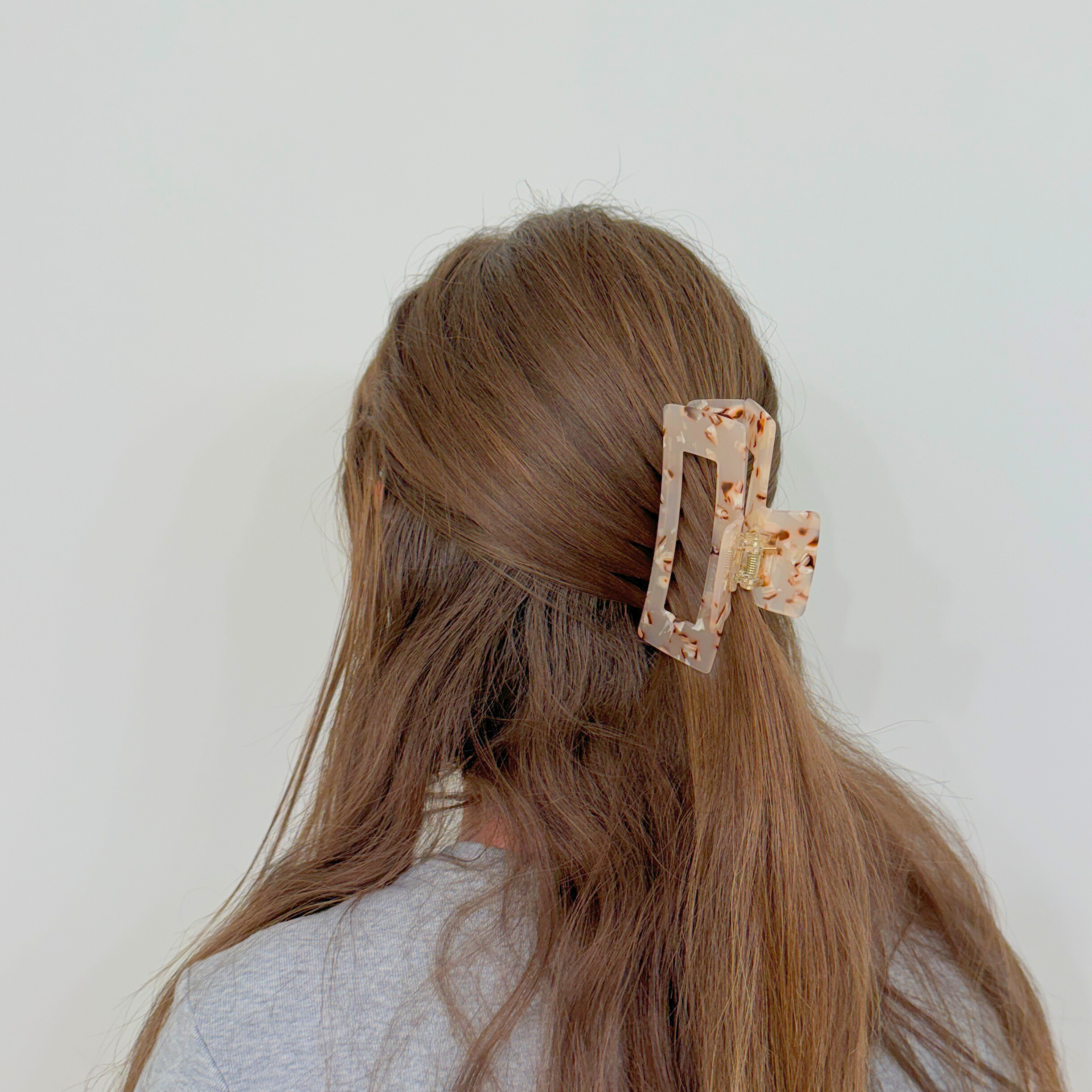 Love Attack - Wholesale Hair Clip - Women's - Aven Speckle Minimalist Cellulose Acetate Hair Claw Clips11