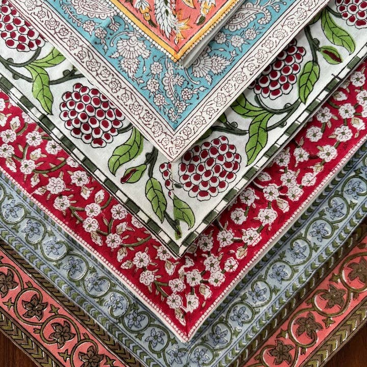 Serviettes à bordure, serviettes imprimées florales indiennes mélangées et assorties pour la vente par Fabricrush