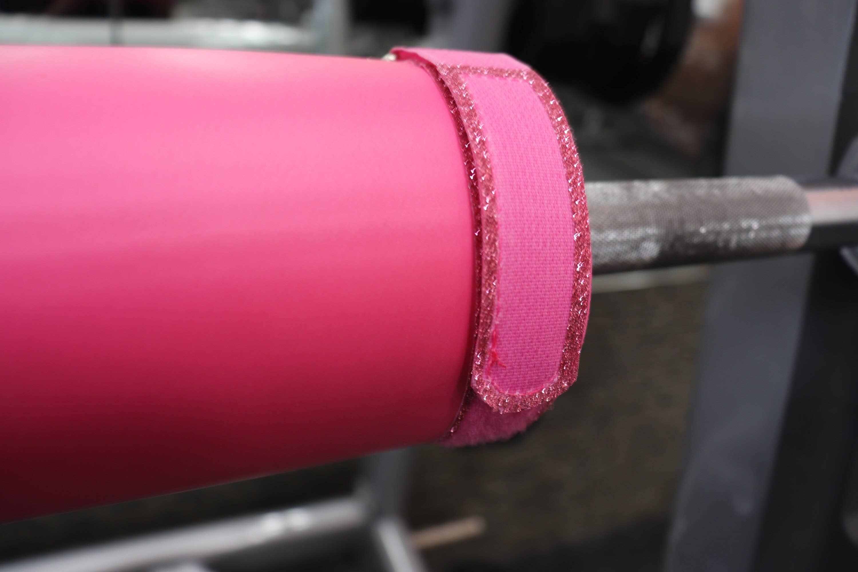 Brickhouse Babe LLC – wholesale  – Pink Barbell Pad with Glitter Straps and Carrying Bag2