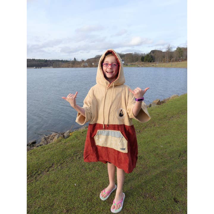 Inventsports Limited - Wholesale Retailer Sample - Unisex Apparel - Wave-Hawaii DUNAS Beach Poncho and changing Robe3