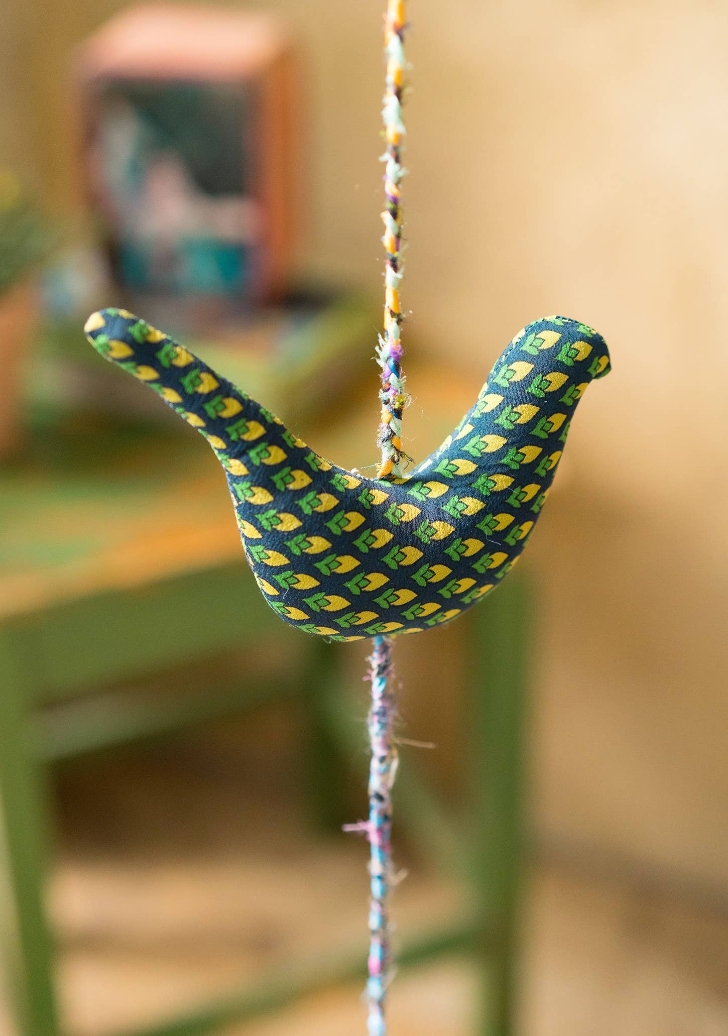 Namaste – wholesale Decorative tassel/wall drop – Hanging Recycled Sari String 3 Birds1