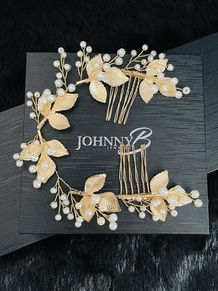 FREYA - Foglie Oro Con Perla Spray Doppio Pettini In Oro per la vendita all'ingrosso da parte di JohnnyB Jewelry