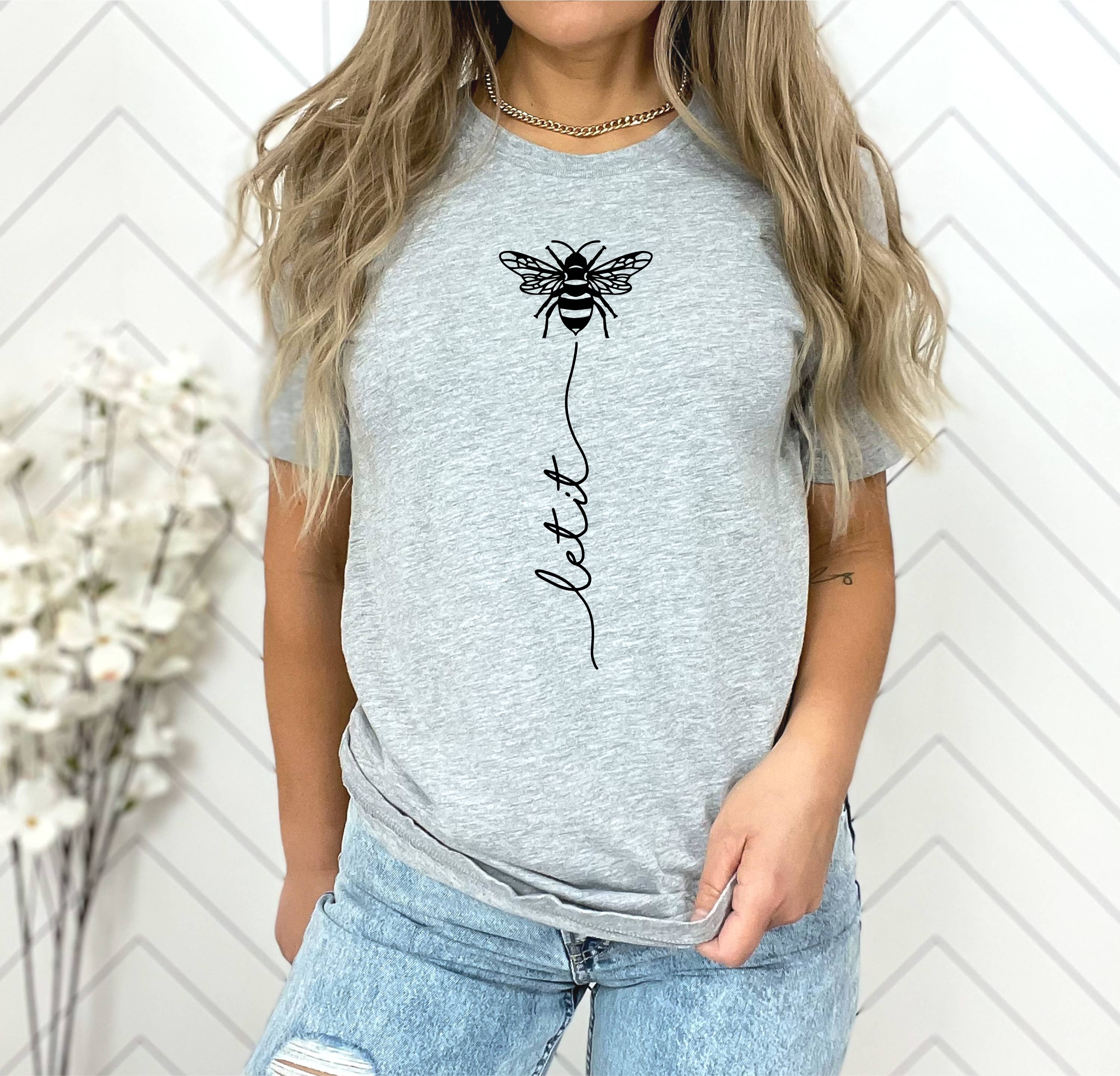 Humm & Willow - Wholesale Screen Printed T-Shirt - Women's - Let it Bee Shirt - Cute Bee Shirt - Boutique Bestseller3