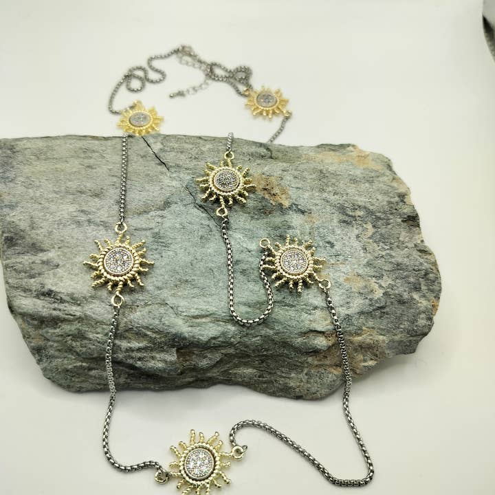 Captiva Blu Jewelry - Wholesale Pendant/Charm Necklace - 36 inch long Sunburst Necklace0