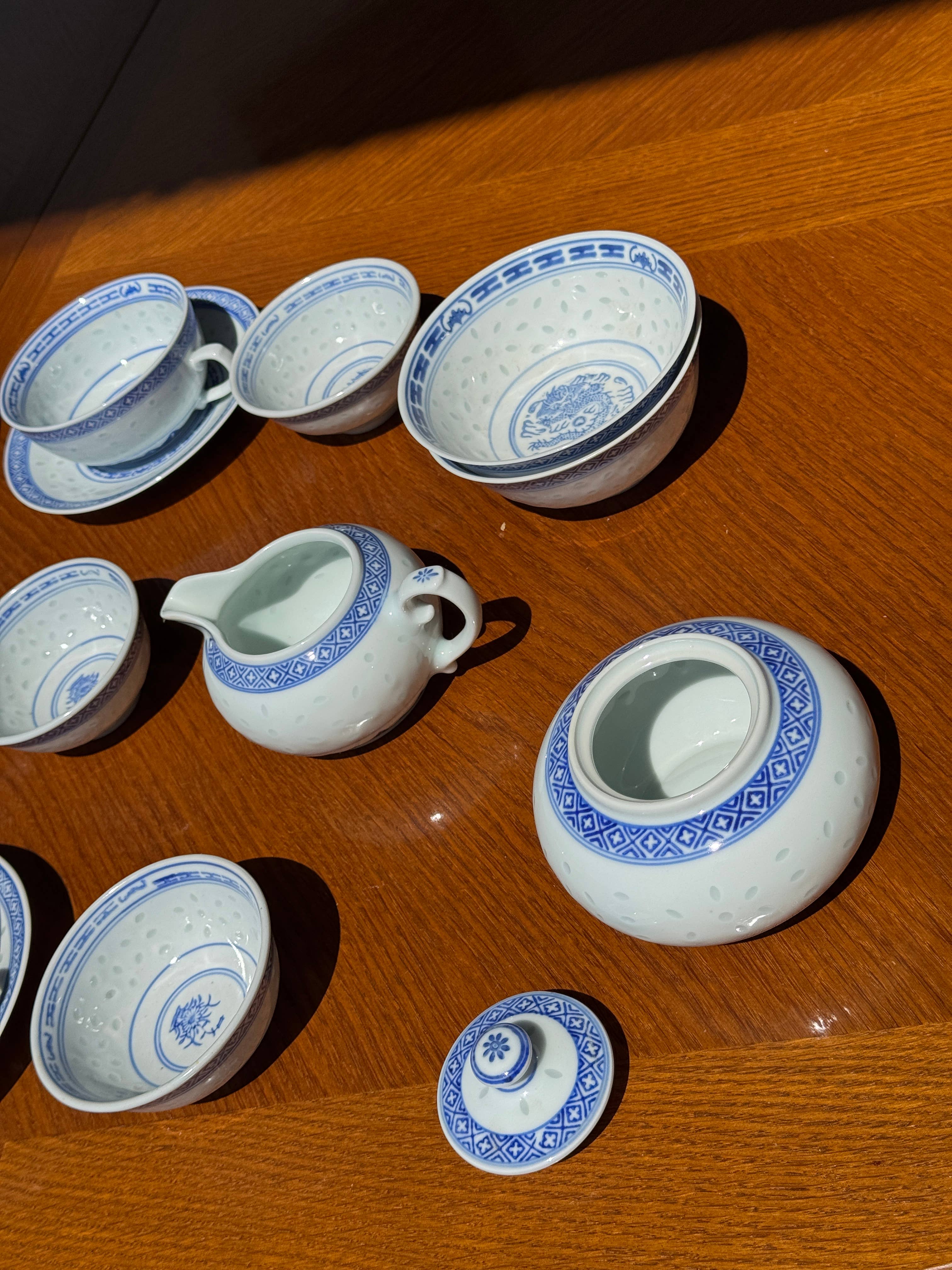 Office Objets - Wholesale Tea Set - Small Chinese tea set with 6 cups and saucers16