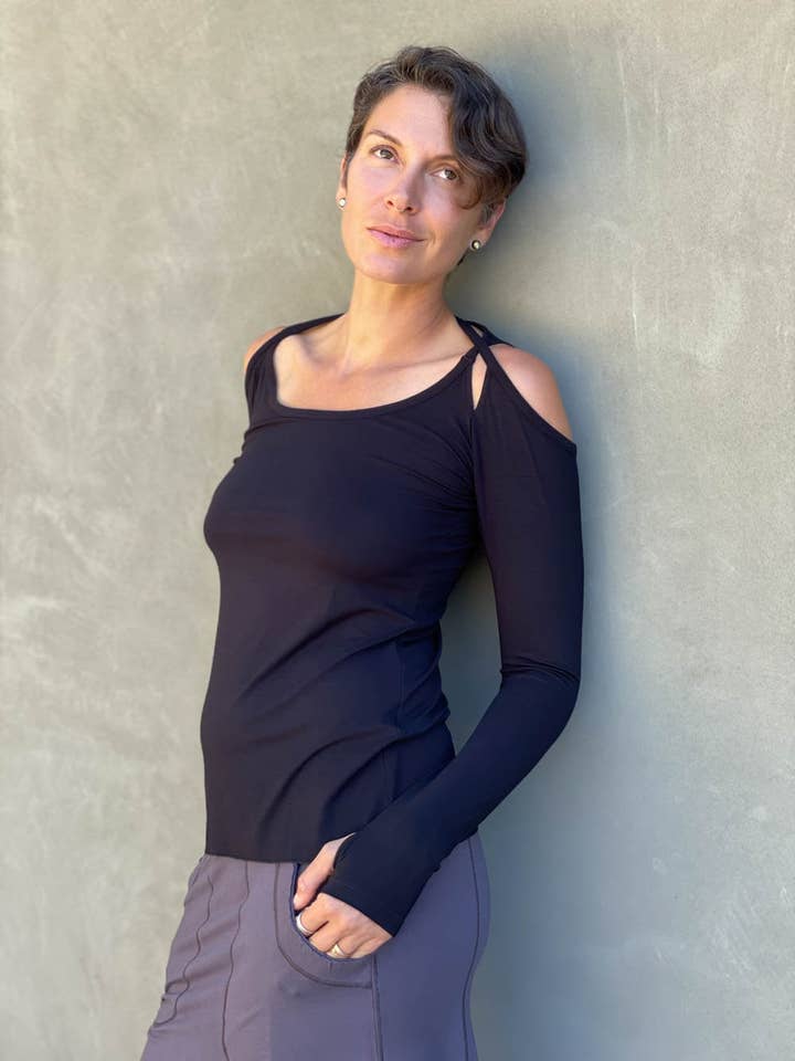 CARAUCCI - Wholesale Knit Top - Women's - Peekaboo Long Sleeve Top14