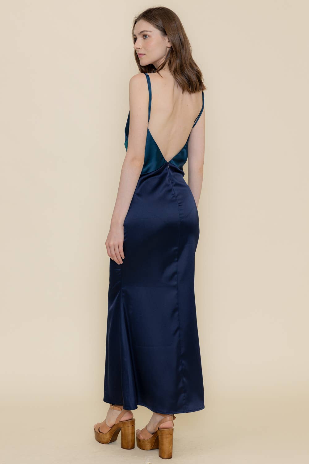 Fore Collection - Vendita all'ingrosso Vestito - Donna - Abito lungo con spalline sottili e motivo a diamante a blocchi di colore9