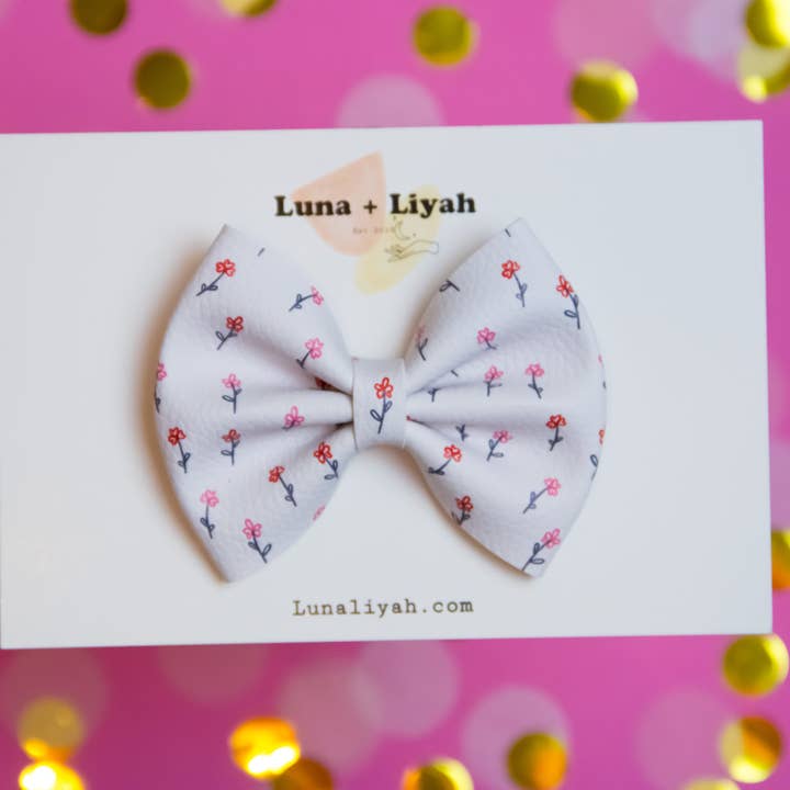 Serena - Mini Heart Flowers for wholesale by Luna + Liyah