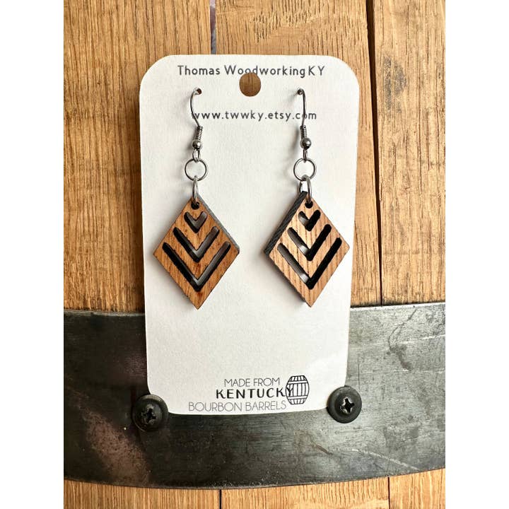 TWWKY – wholesale Hängande örhängen – Återvunna Kentucky Bourbon Barrel Wood Dingle Örhängen9