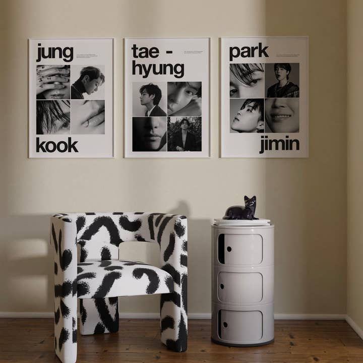 Poster d'impressions artistiques minimalistes inspirées du noir et blanc de BTS pour la vente par RM Design Studio