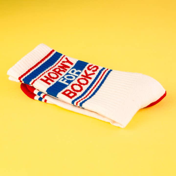 Gumball Poodle – Großhandel Socken - Unisex – Horny For Books Turnsocken mit Rundhalsausschnitt