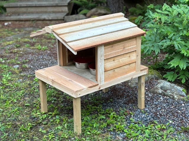 UnderCover Pet Houses - Wholesale Pet Elevated Bowl - Cat/Dog - Outdoor Cat Feeding Station with Raise Platform and Extended Roof - Food Shelter for Feral Cats11
