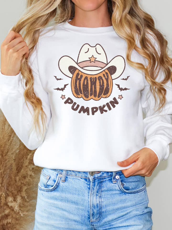 Howdy Pumpkin Grafik-Pullover - Weiß | Halloween-Kollektion für den Großhandel von KOKO + FOX WHOLESALE
