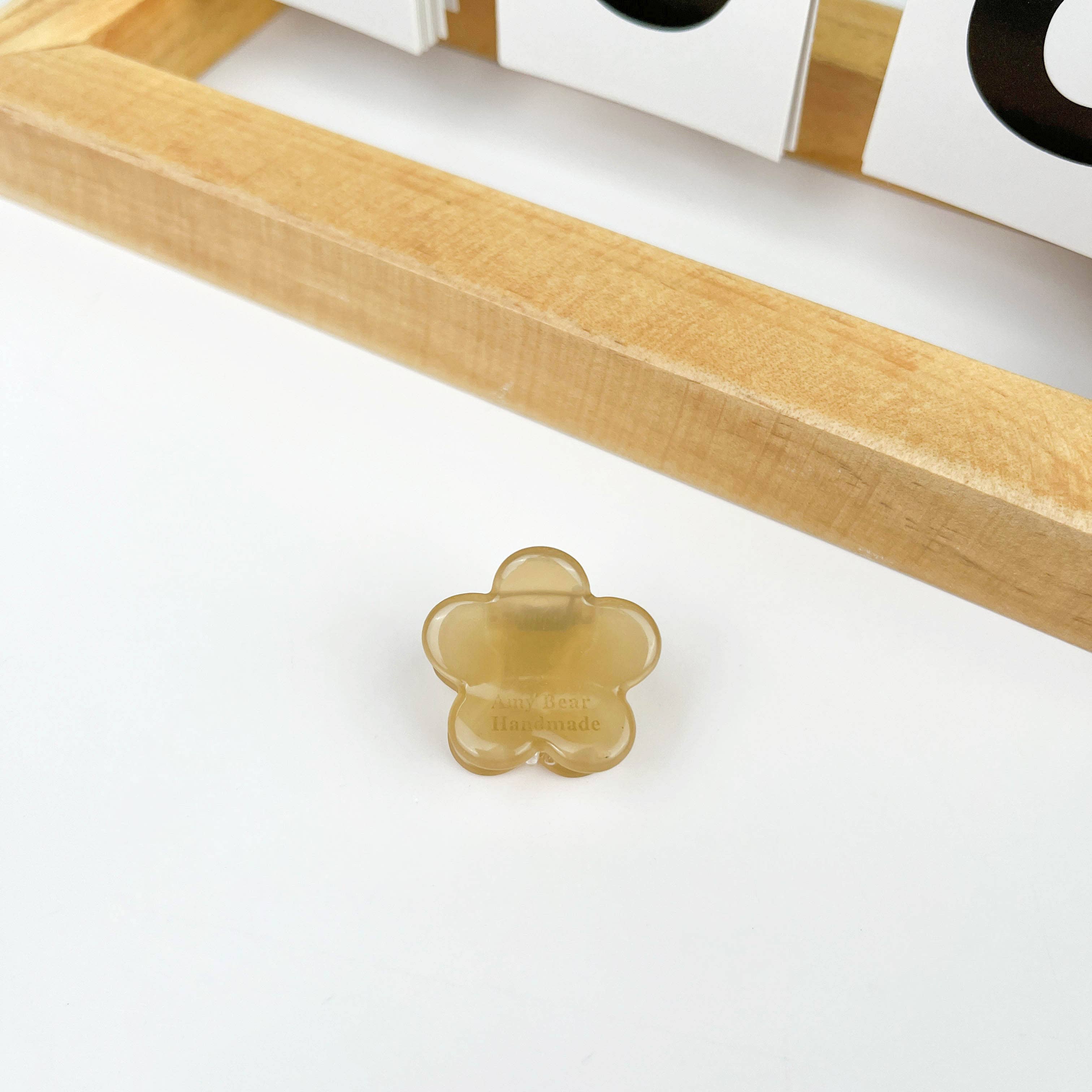 mildstyles - Wholesale Hair Clip - Women's - Mini Solid Flower Hair Claw Clip3