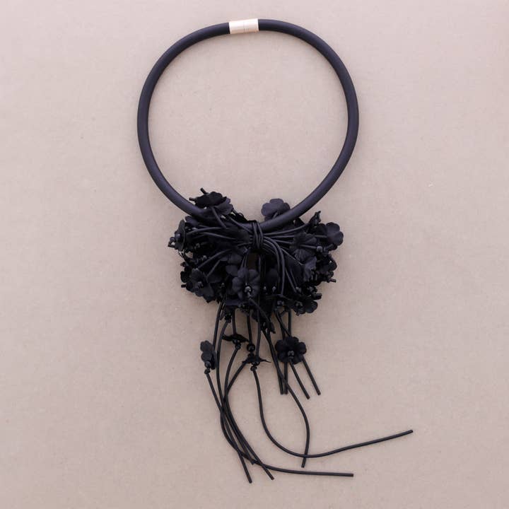 Sonata - Vendita all'ingrosso Gioielli a scatto - Collana Magnetica Gomma Frange