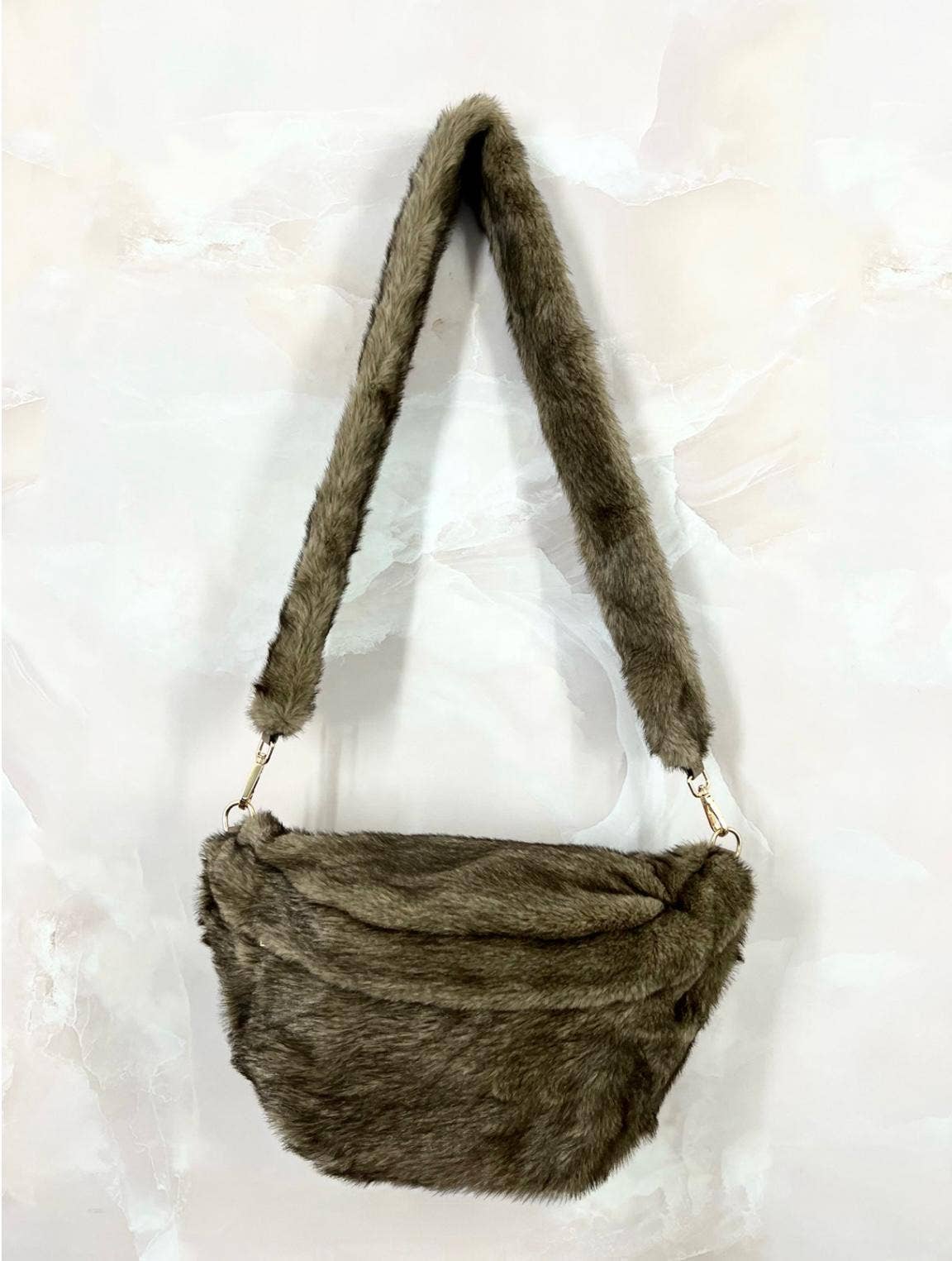 LINETA - Wholesale Belt Bag - Women's - SAC-1 Solid faux fur fanny pack1