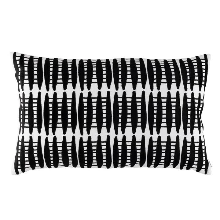 Ivy Lg Rektangel Kasta Kudde Vit/Svart 18x30 för wholesale av Lili Alessandra