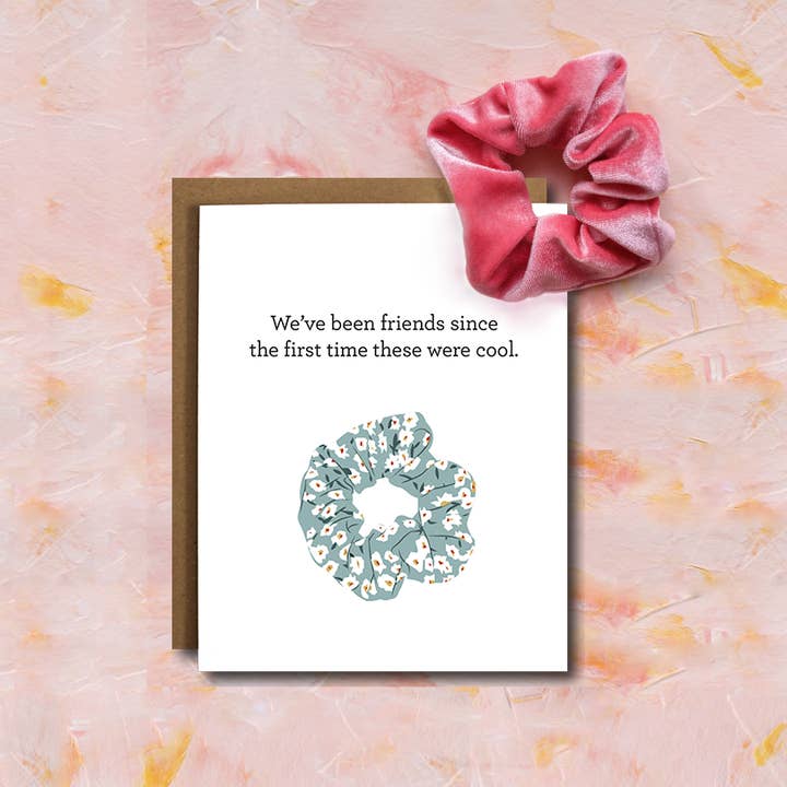 The Card Bureau – Großhandel Freundschaftskarten – Scrunchie-Freunde-Karte1