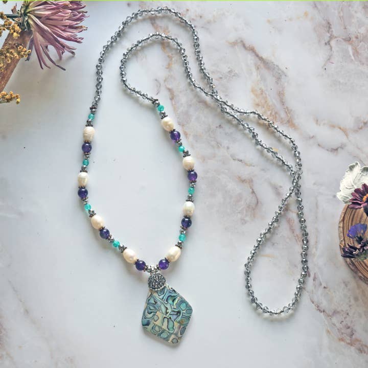 Colar com pingente MOP Druzy em forma de diamante por atacado de IST Jewelry