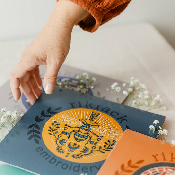 Rikrack - Wholesale Embroidery/Cross Stitch Supplies - Bee Embroidery Kit8