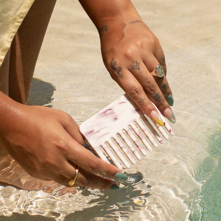 MLE - Wholesale Hair Brush/Comb - Capelli Comb in Rose2