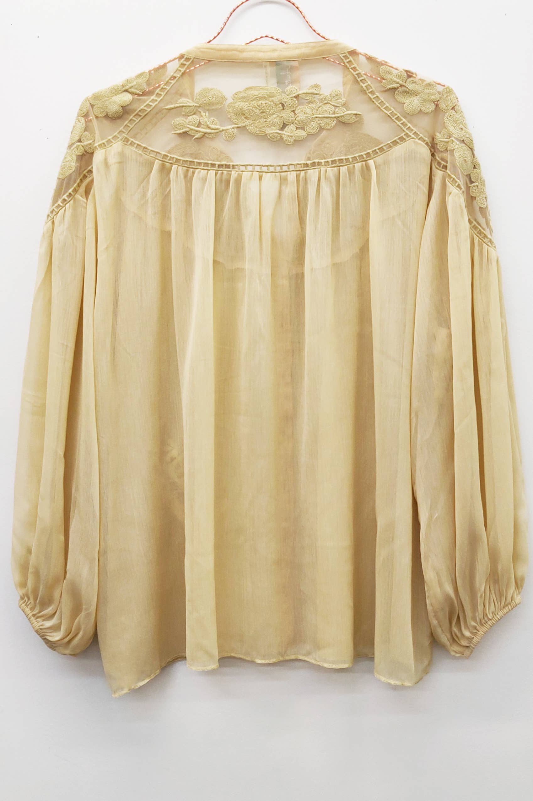 Champagne Camellia Top / Bluse for engroshandel på Faire12