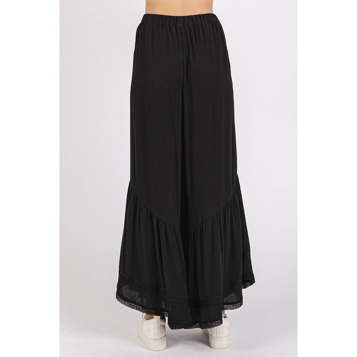 mittoshop – Großhandel Hose – Damen – SPITZEN-RÜSCHEN-STUFENHOSE MIT ASYMMETRISCHEM SAUM UND WEITEM BEIN8