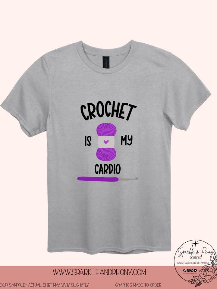 Häkeln ist mein Cardio Grafik-T-Shirt für den Großhandel von Sparkle and Peony