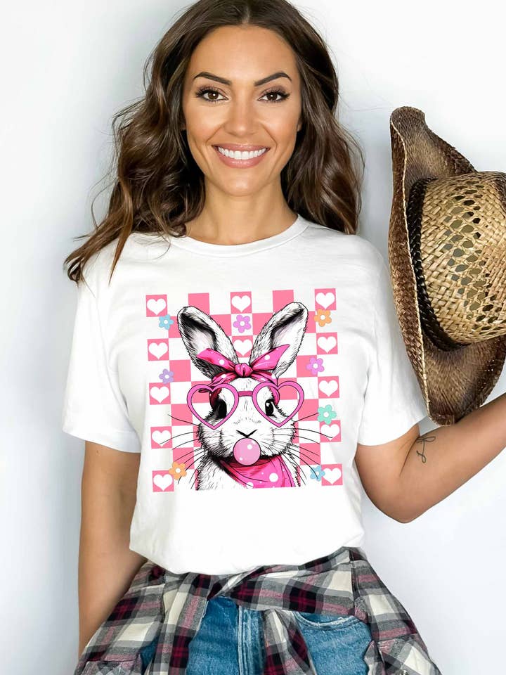T-shirt graphique Lapin de Pâques | K243T pour la vente par Khristee