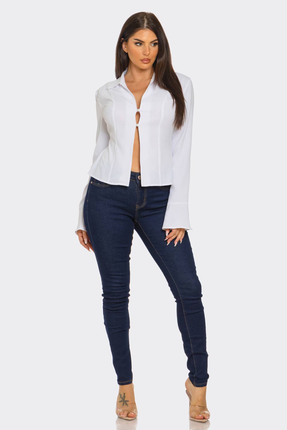 Julia by LoveJ – wholesale Blus - Dam – Framknäppt topp med knytning och öppen rygg3