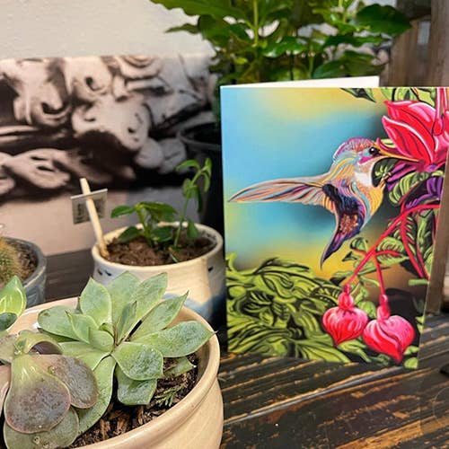 Crimson Parfait - Hummingbird gratulationskort (2 storlekar) för wholesale av Linda Sholberg Art