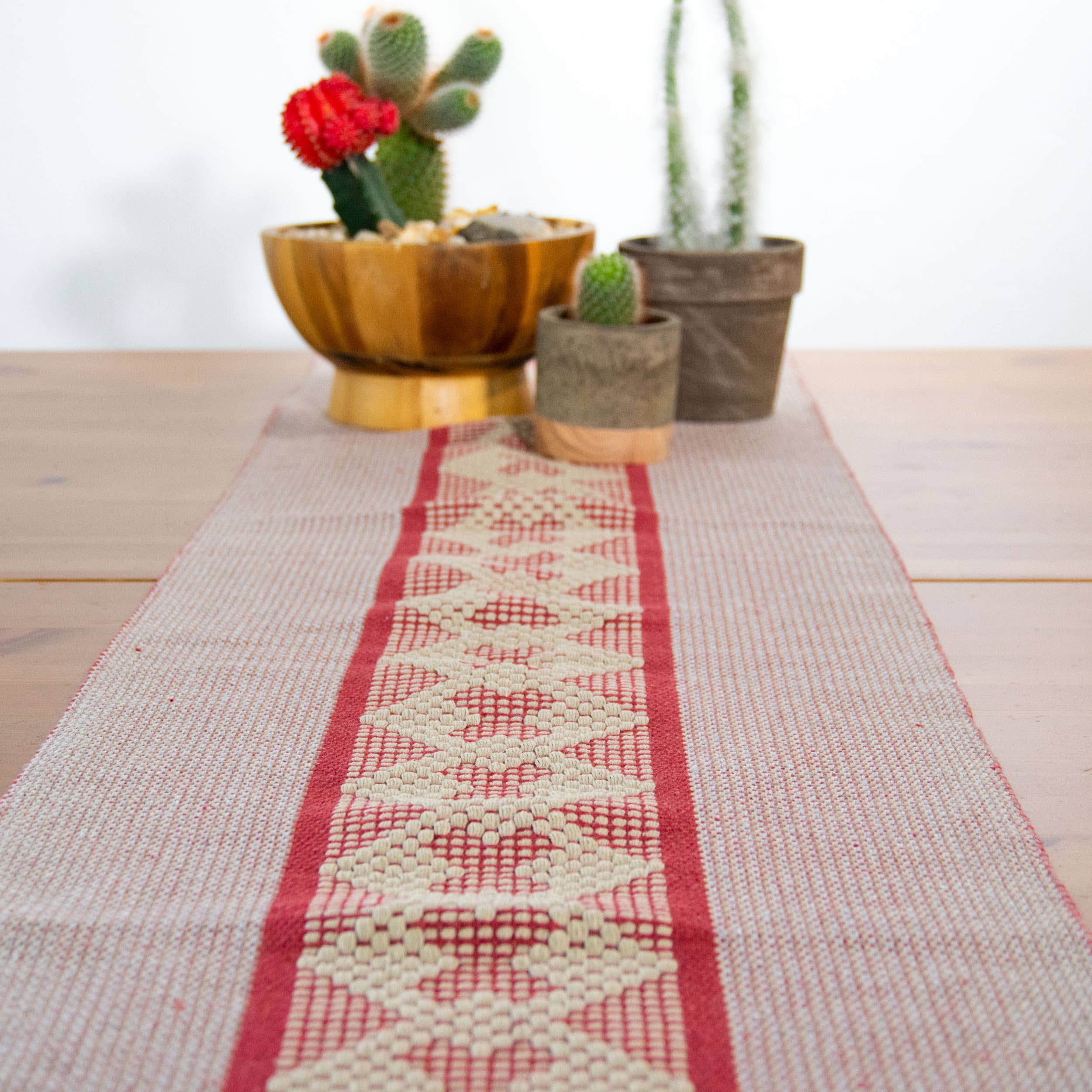 Decor Artesanal – wholesale Table runner – Geometric Table Runner8