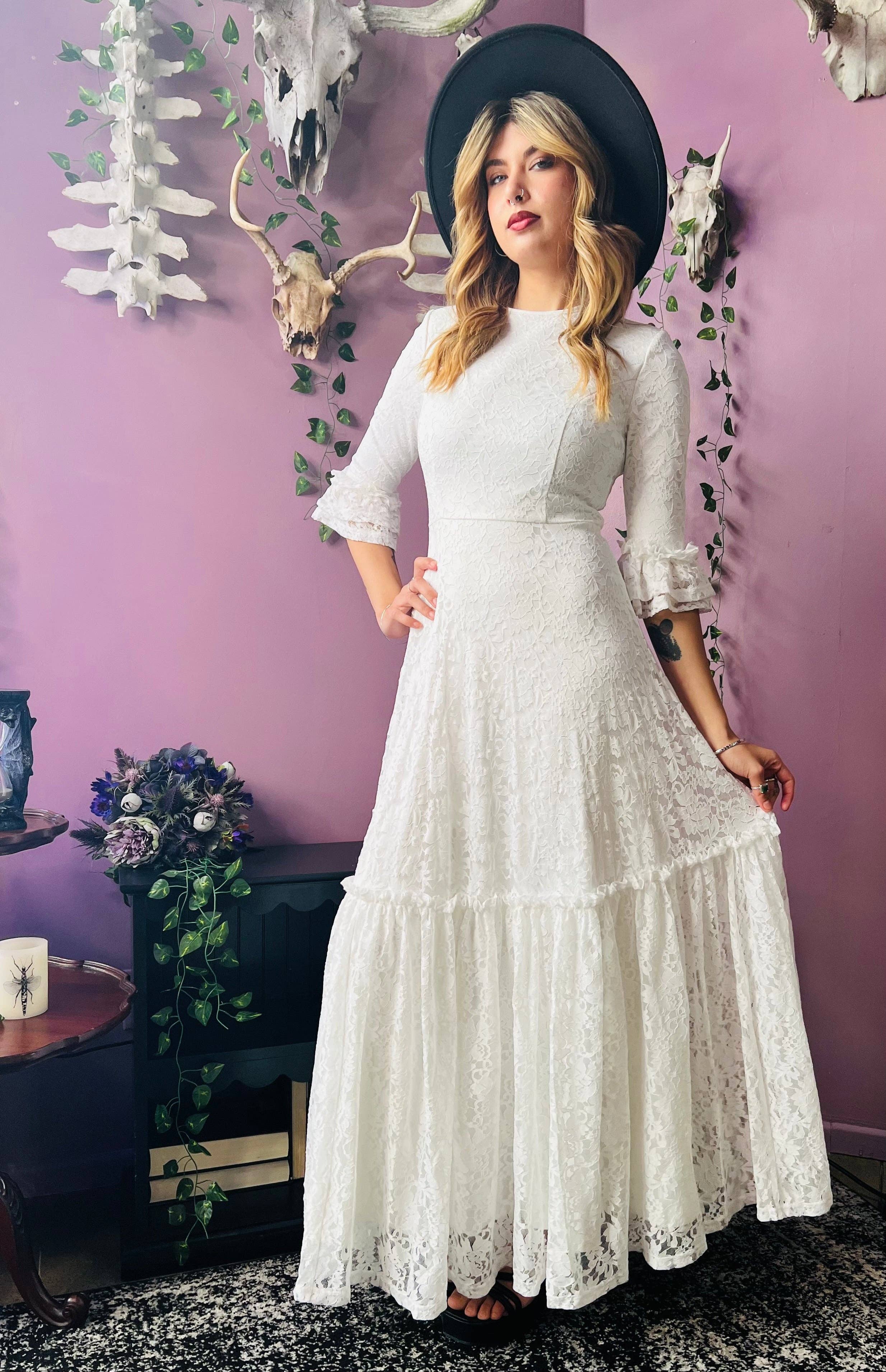 Witchwood Bags - Vente Robe – femme - Mina - Robe Maxi en Dentelle Florale Ivoire - PRÊTE À EXPÉDIER4