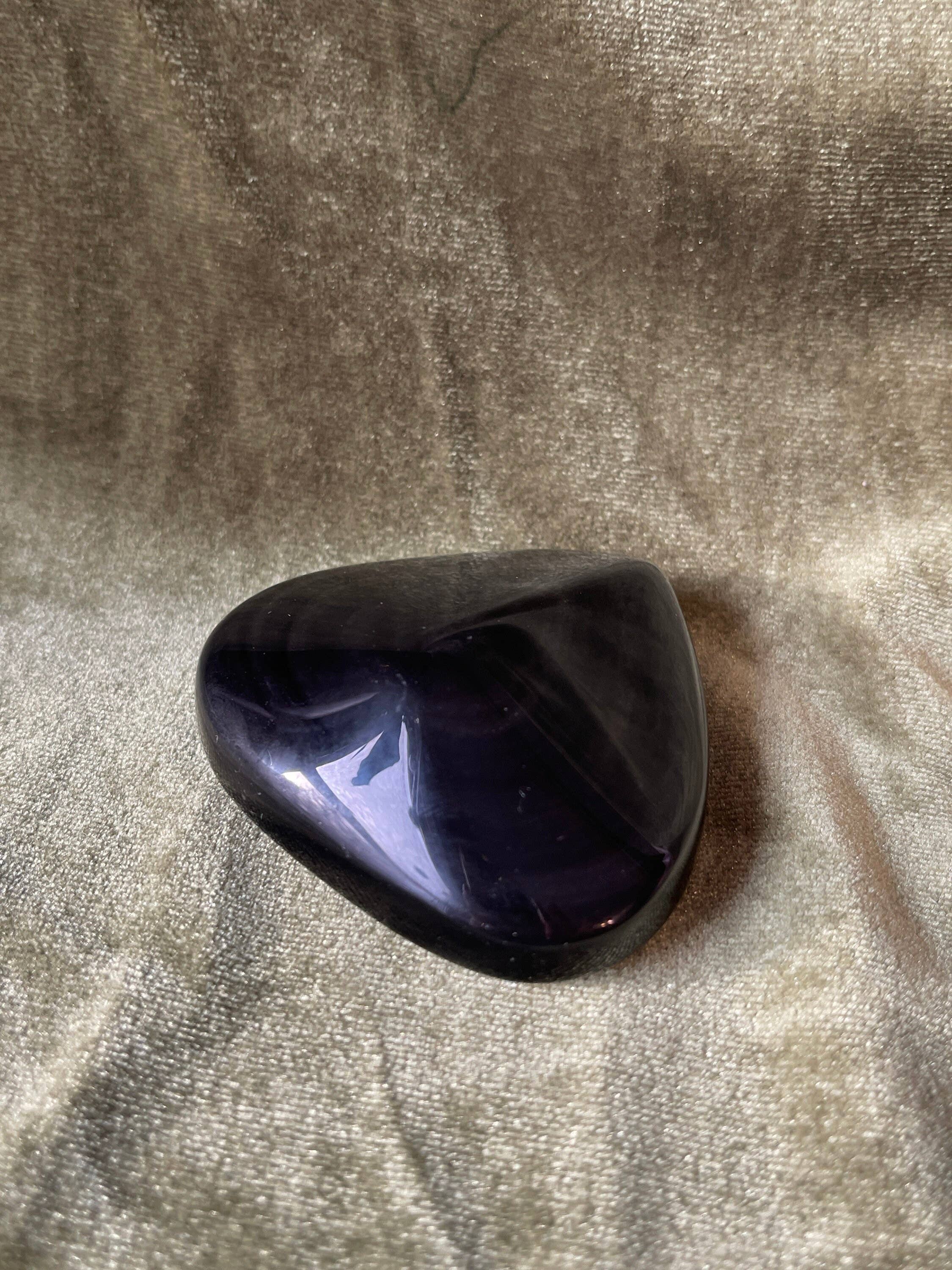Tumbledshop - Wholesale Spiritual Stone/Crystal - Rainbow Obsidian Polished Crystal Heart Triangle Shaped Ston4