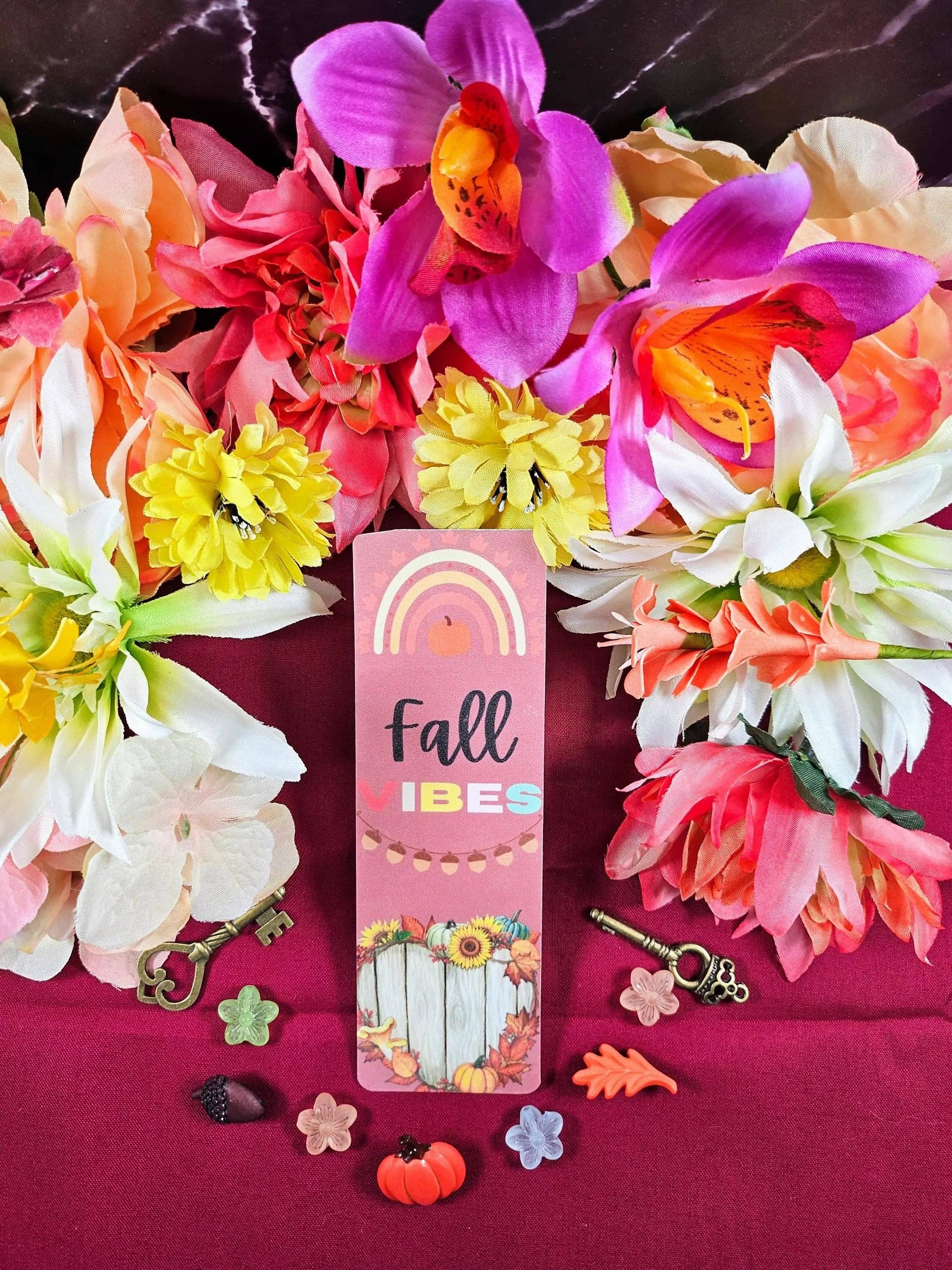 Autumnmist Boutique – Engroshandel Bogmærke – Efterårsstemning Lamineret Bogmærke: Rustik Efterårsdekoration2