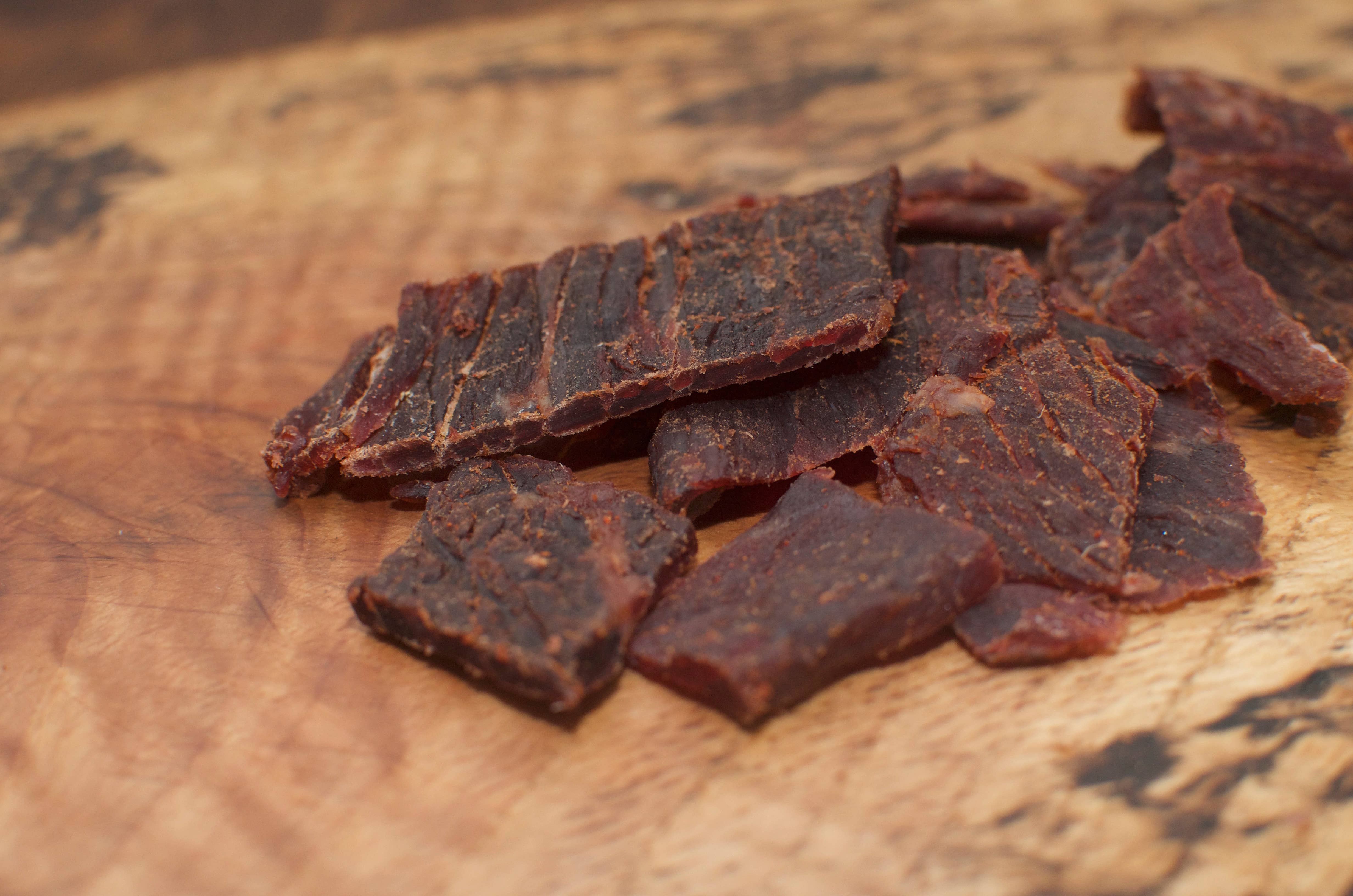 Bogeys Beef Jerky - Wholesale Jerky - Gnarly Garly - Smoky Spicy Garlic Beef Jerky 2