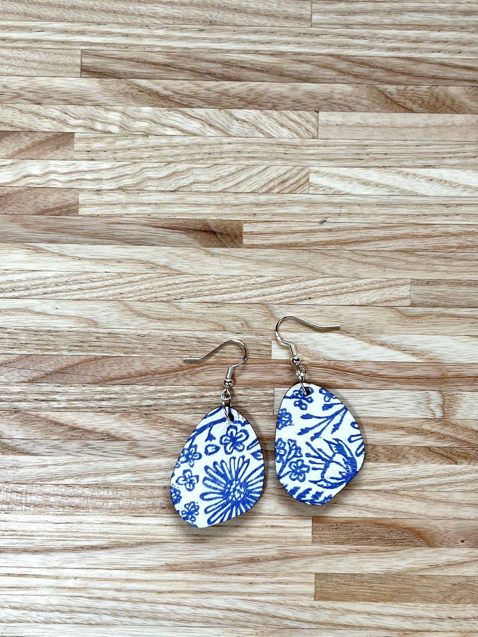 Beth Lewis Art – wholesale Dangle earrings – New Colourful Wooden Earrings11