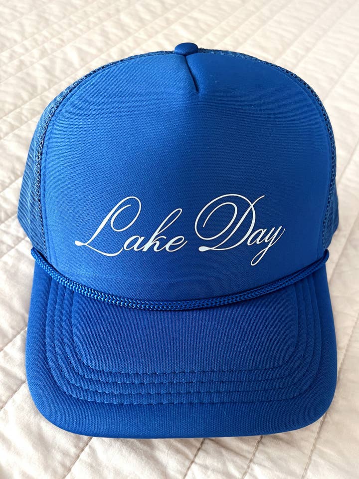 Casquette Trucker Lake Day - Bleu Royal pour la vente par Maddon and Co