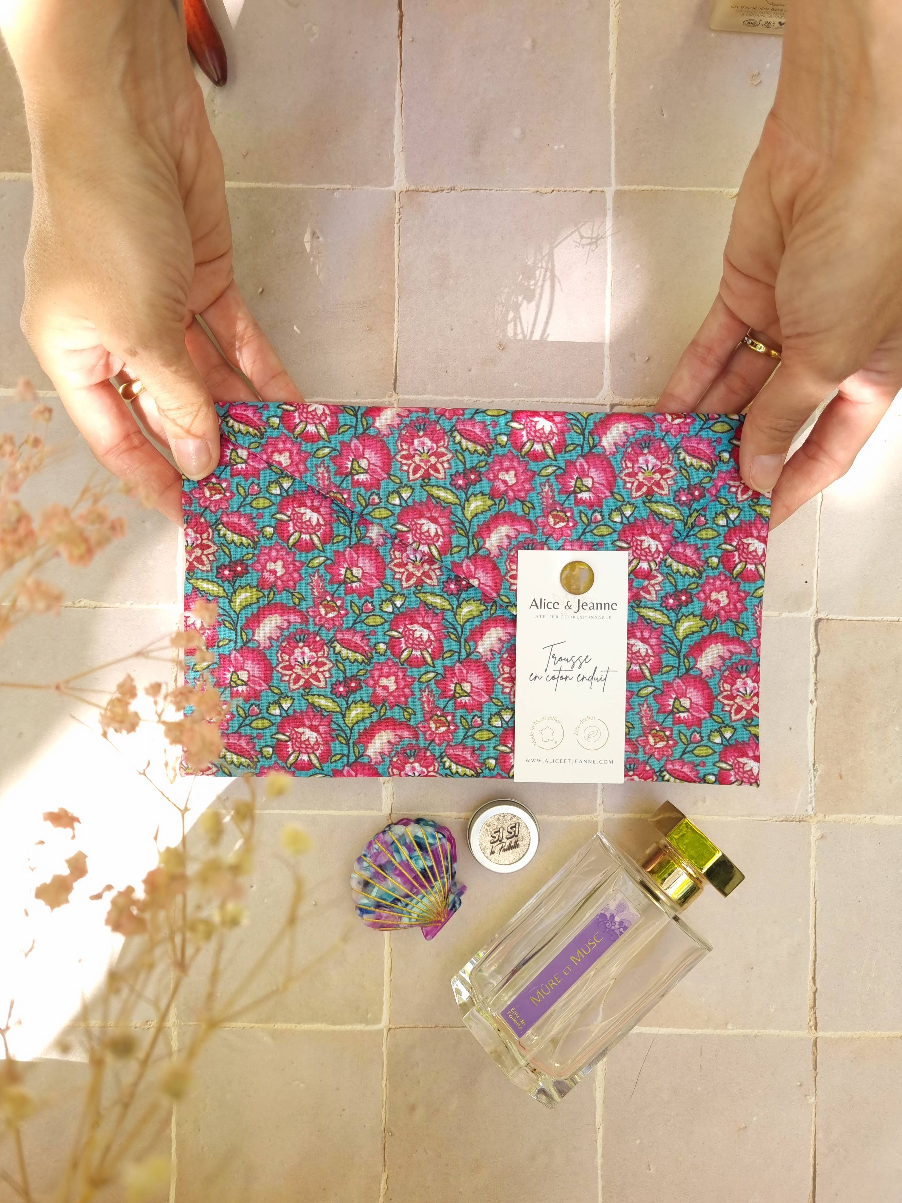 Alice et Jeanne - Wholesale Makeup/Cosmetic Bag - Léa coated cotton makeup bag0