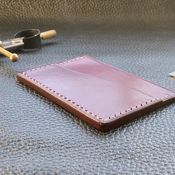 Leather Compositions – Engroshandel Kortetui - Unisex – Charterhouse Kortholder Garnet Shell Cordovan Compact Læder Kortholder