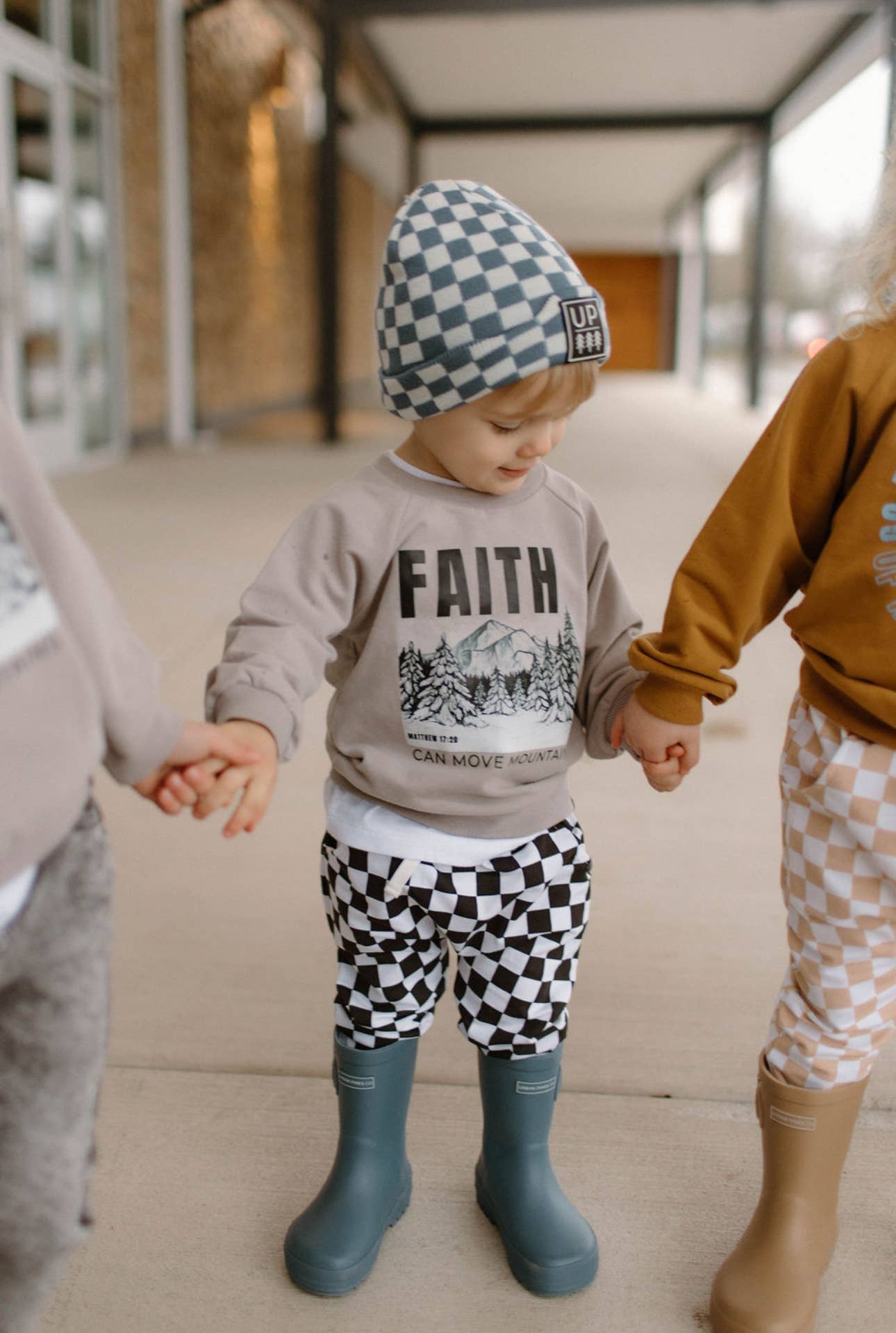 Urban Pines - Wholesale Sweatshirt - Kids - Faith Can Move Mountains Crew4