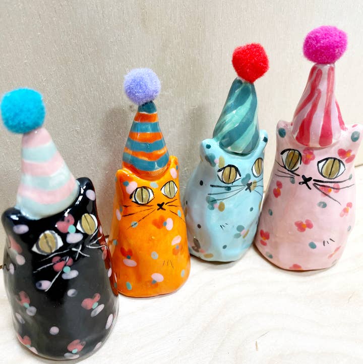 By Bianca Rae - Wholesale Decorative Figurine - Party Minis! Mini Party Cats in Party Hats.0