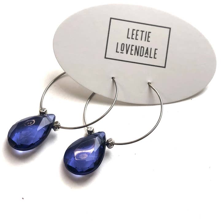 Leetie Lovendale - Vendita all'ingrosso Orecchini a cerchio - Orecchini a Cerchio Briolette sfaccettati blu denim1