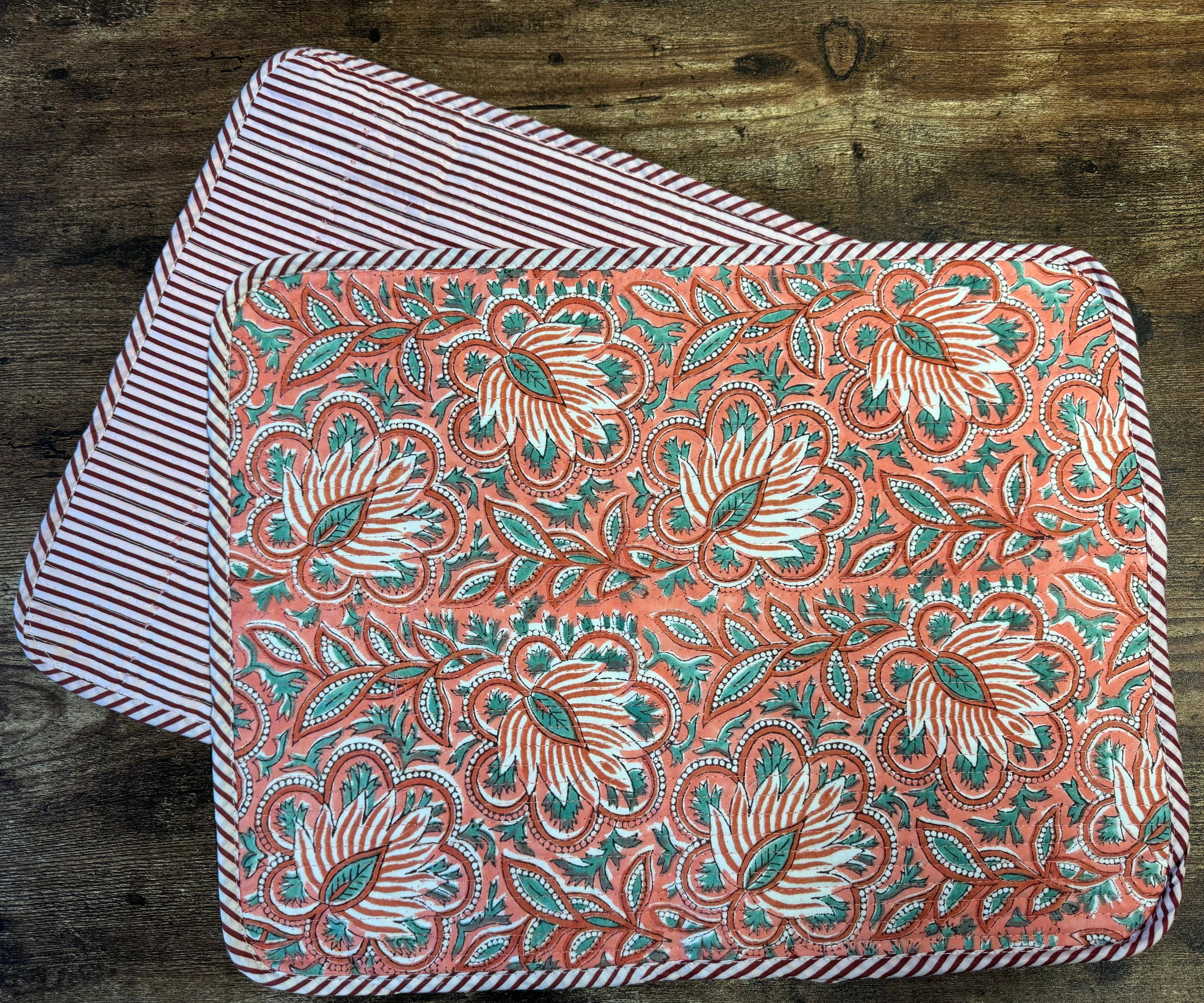 Essential Designs London – wholesale Tablecloth – Cotton Reversible Table Mat Set (Set of 6)
0