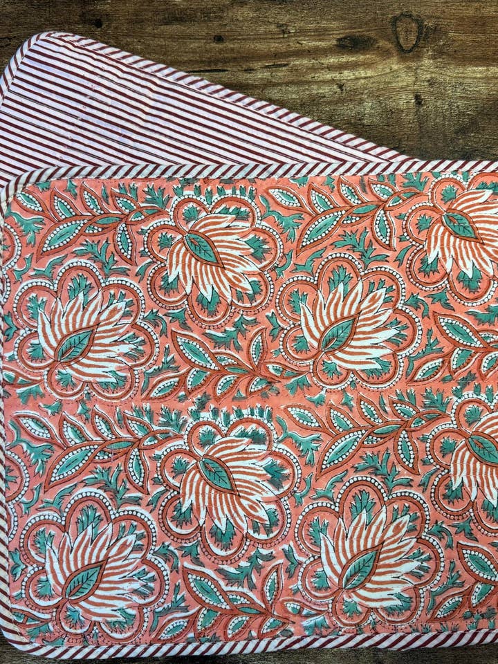 Ensemble de tapis de table réversible en coton (lot de 6)
pour la vente par Essential Designs London