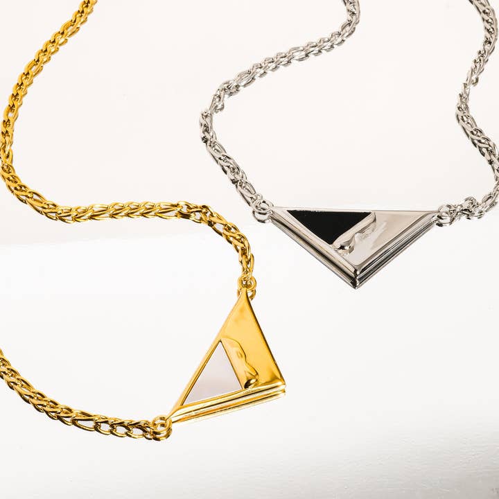 Flânerie by MAIQ - Wholesale Pendant/Charm Necklace - Fanny 18K Gold Non-Tarnish Triangle Urban Necklace