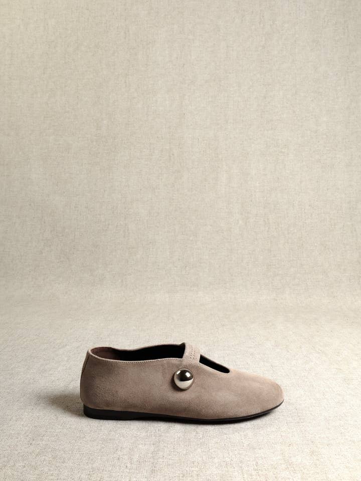 CAMILA TAUPE – Rund Tå Ballerina Flats for engroshandel hos KMB Shoes