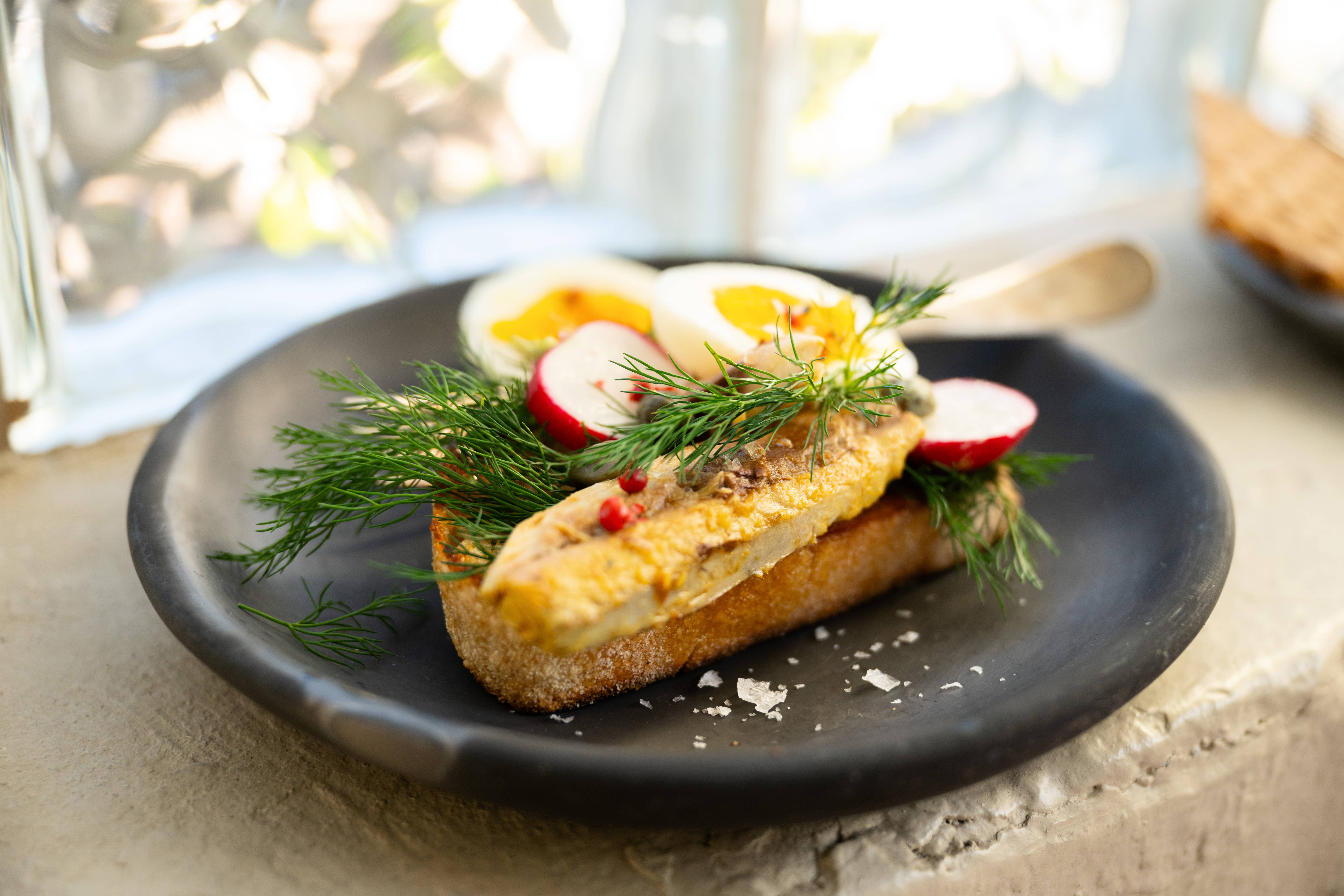 Miss Can by Tin2Table - Wholesale Tinned Fish - HORSE MACKEREL FILLETS IN OLIVE OIL, GARLIC AND PARSLEY1